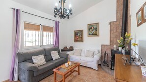 TV, fireplace, ping pong - Cortijo de La Música Frigiliana by Ruralidays (Málaga)