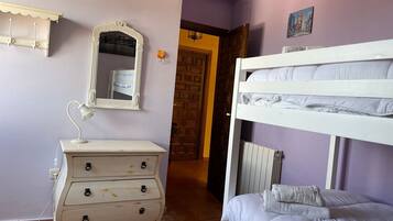 4 slaapkamers, reisbedje, wifi