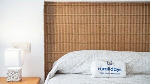 4 habitaciones, tabla de planchar con plancha, cuna de viaje y wifi 