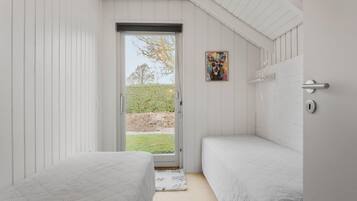 3 bedrooms, travel cot, free WiFi