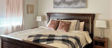 3 bedrooms, iron/ironing board, WiFi, bed sheets