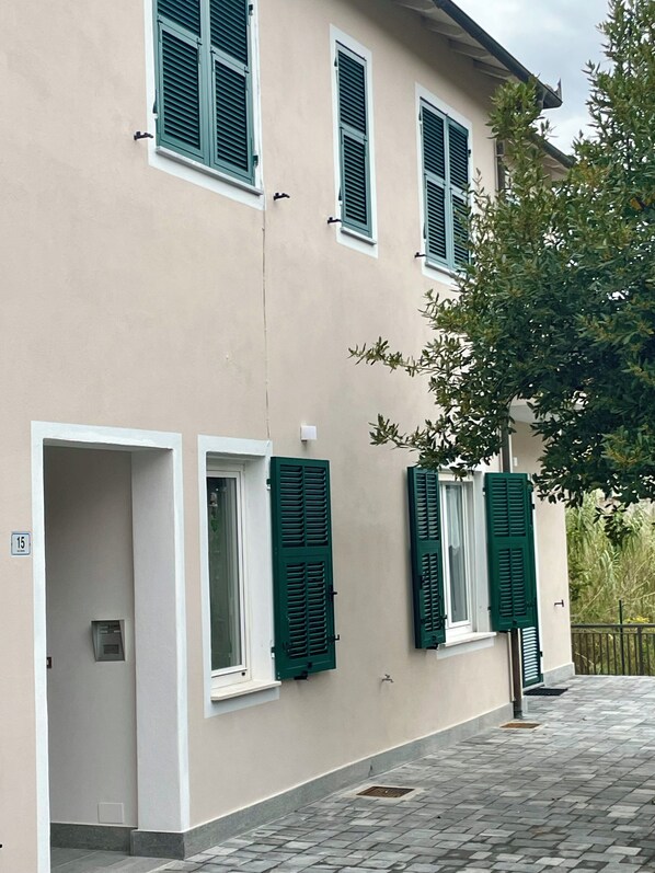 Exterior - Casa Candida, Apartment Dina: Elegance and Comfort in the Heart of Liguria (Calice Ligure)