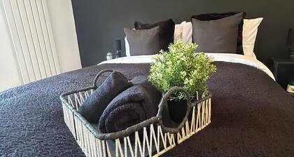 AMAZING CENTRAL 3 bed REFURB sleeps 5