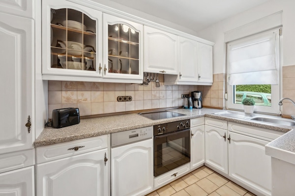 KĂŒhlschrank, Herdplatte, GeschirrspĂŒler