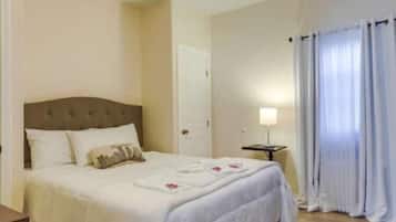 2 bedrooms, iron/ironing board, WiFi, bed sheets