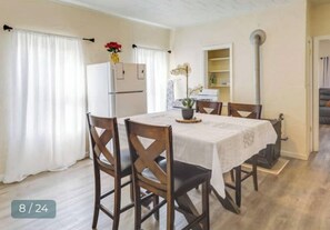 Dining - Cozy Adventure filled Escape

 (Worcester)