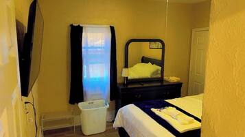 2 habitaciones, tabla de planchar con plancha, wifi y ropa de cama