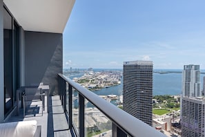 Property grounds - Luxury 1BD Penthouse • Bay & City Views • Downtown Miami (Miami)