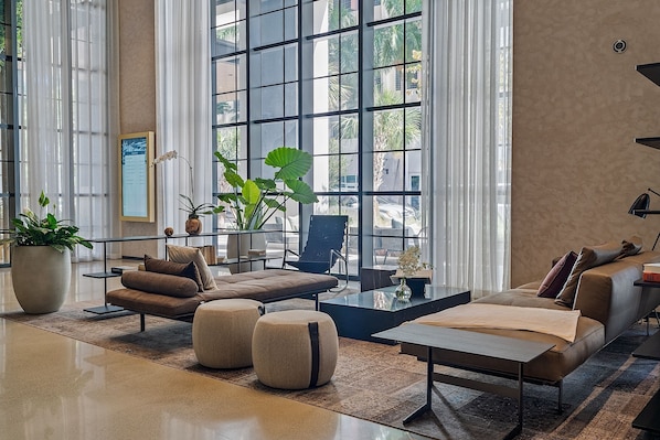 Smart TV, table football - Luxury 1BD Penthouse • Bay & City Views • Downtown Miami (Miami)