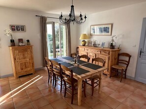 Dining - Villa in the heart of the Alpilles in Provence, between St-Rémy, les Baux and Arles (Paradou)