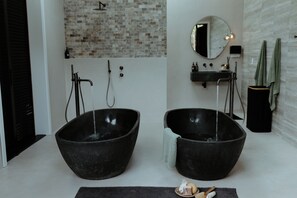 Soins corporels, soins d'aromathérapie, massages suédois