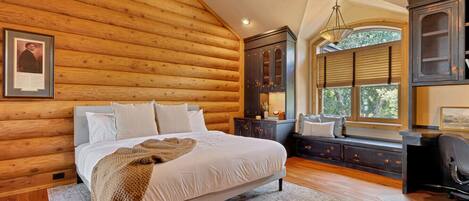 6 bedrooms, desk, travel cot, free WiFi