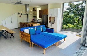 TV - Modern Villa with amazing Ocean and Mountain views (Ostional)