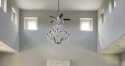 Spacious 4-bedroom house in charming Horseshoe Bay with AC, WiFi