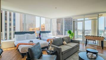Signature Apartment, 2 Bedrooms, Non Smoking, Air conditioning | Desk, laptop workspace, iron/ironing board, free WiFi
