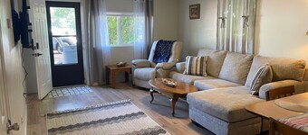 Cozy 3-bedroom garden level, dog friendly, in the heart of Greeley