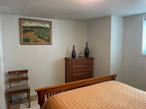 3 bedrooms, WiFi, bed sheets - Cozy 3-bedroom garden level, dog friendly, in the heart of Greeley (Greeley)