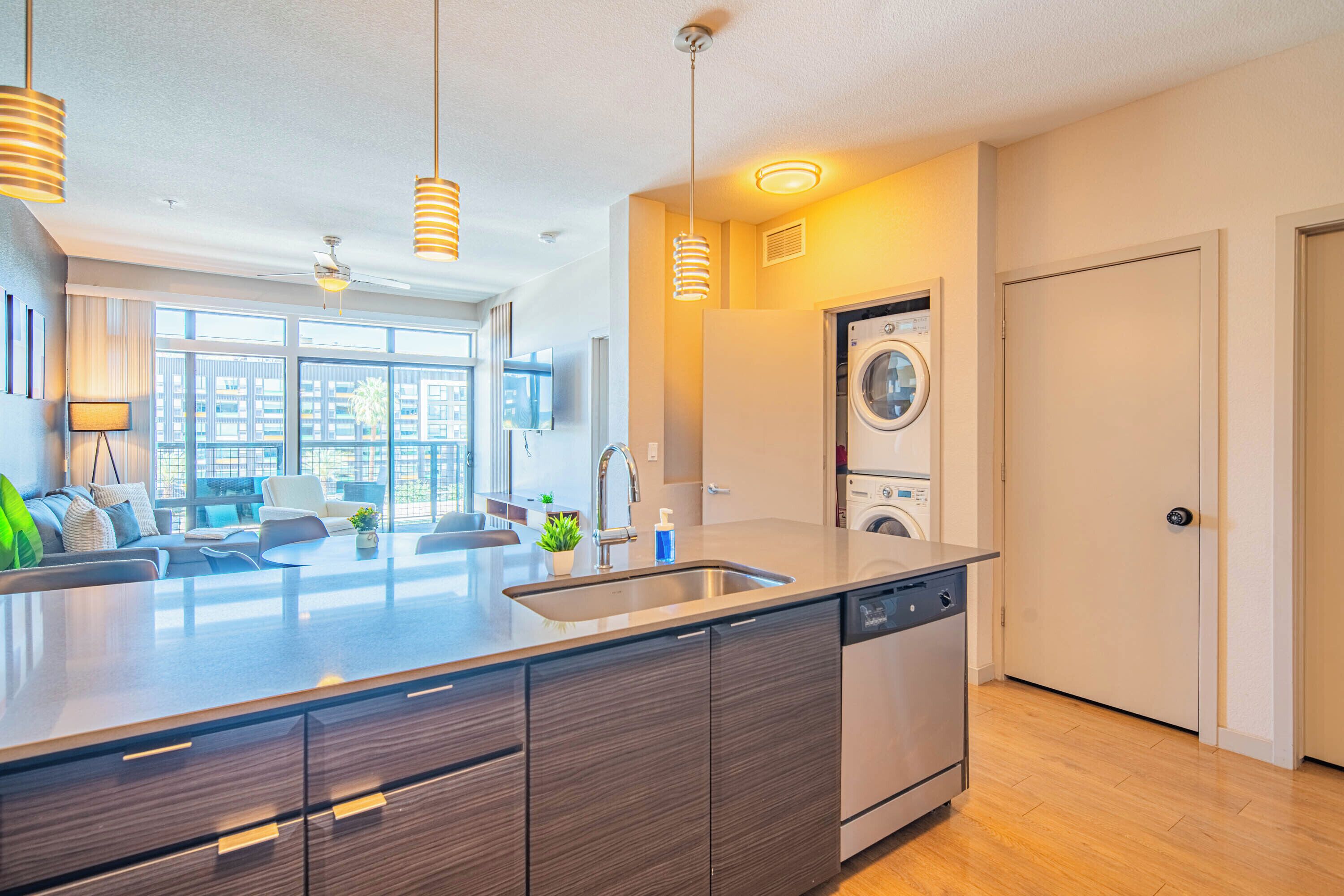 Superior Apartment, 1 Bedroom, Non Smoking, City View | Private kitchen | Full-size fridge, microwave, oven, stovetop