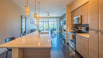 Deluxe Apartment, 1 Bedroom, Kitchen | Private kitchen