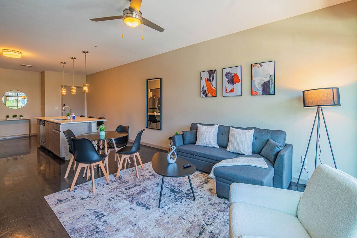 Deluxe Apartment, 1 Bedroom, Kitchen | Living area