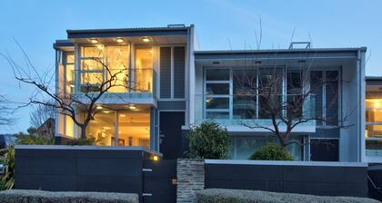 4 bedroom luxury in central Queenstown