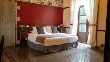 1 bedroom, iron/ironing board, travel crib, free WiFi