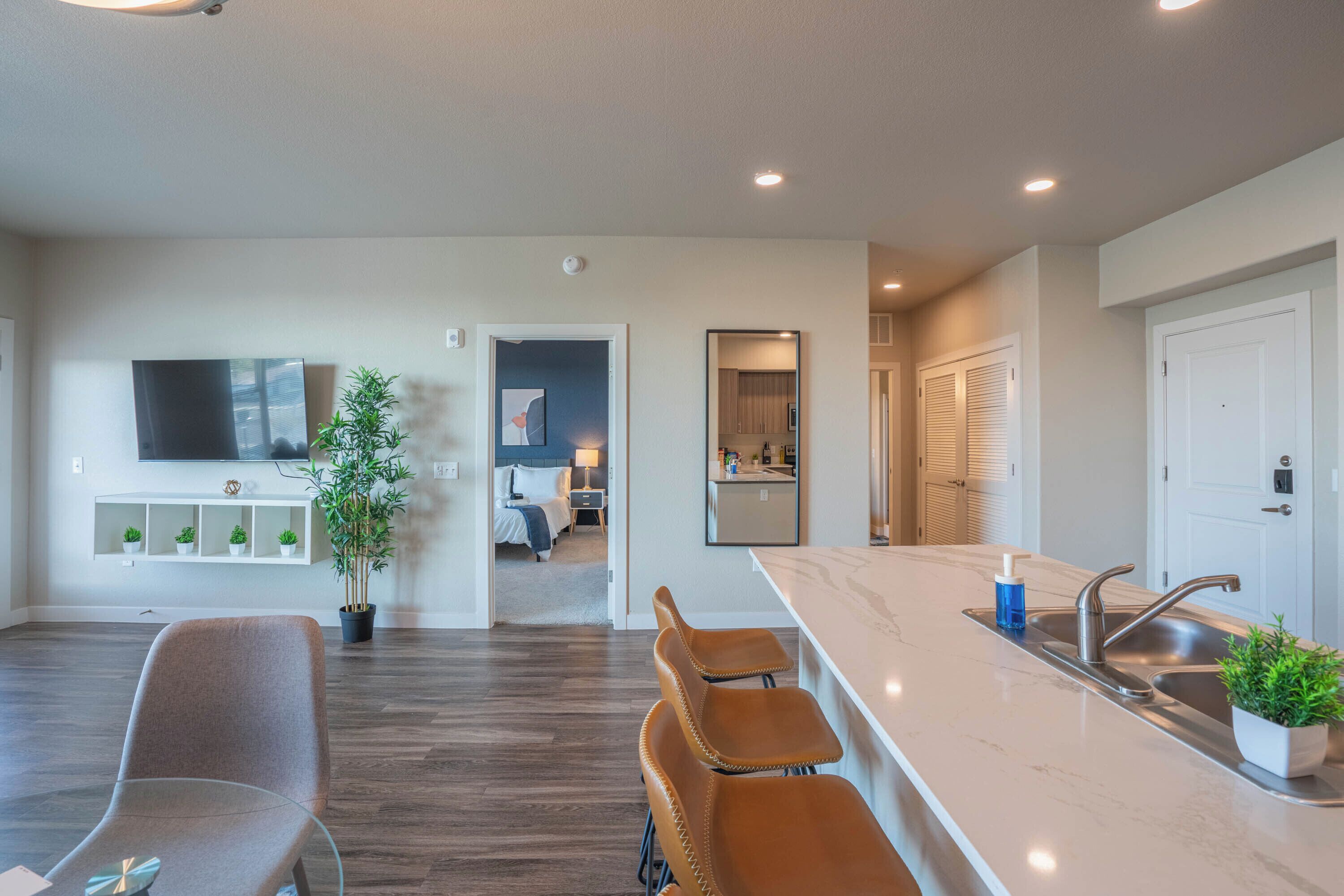 Executive Apartment, 1 Queen Bed with Sofa bed, Non Smoking, Balcony | Private kitchen | Full-size fridge, microwave, oven, stovetop