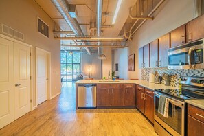 Leilighet – standard, 1 soverom, ikke-røyk, mikrobølgeovn | Eget kjøkken | Kjøleskap, mikrobølgeovn, ovn og kokeplater