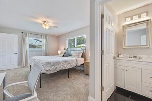 4 dormitorios, escritorio, tabla de planchar con plancha y wifi gratis