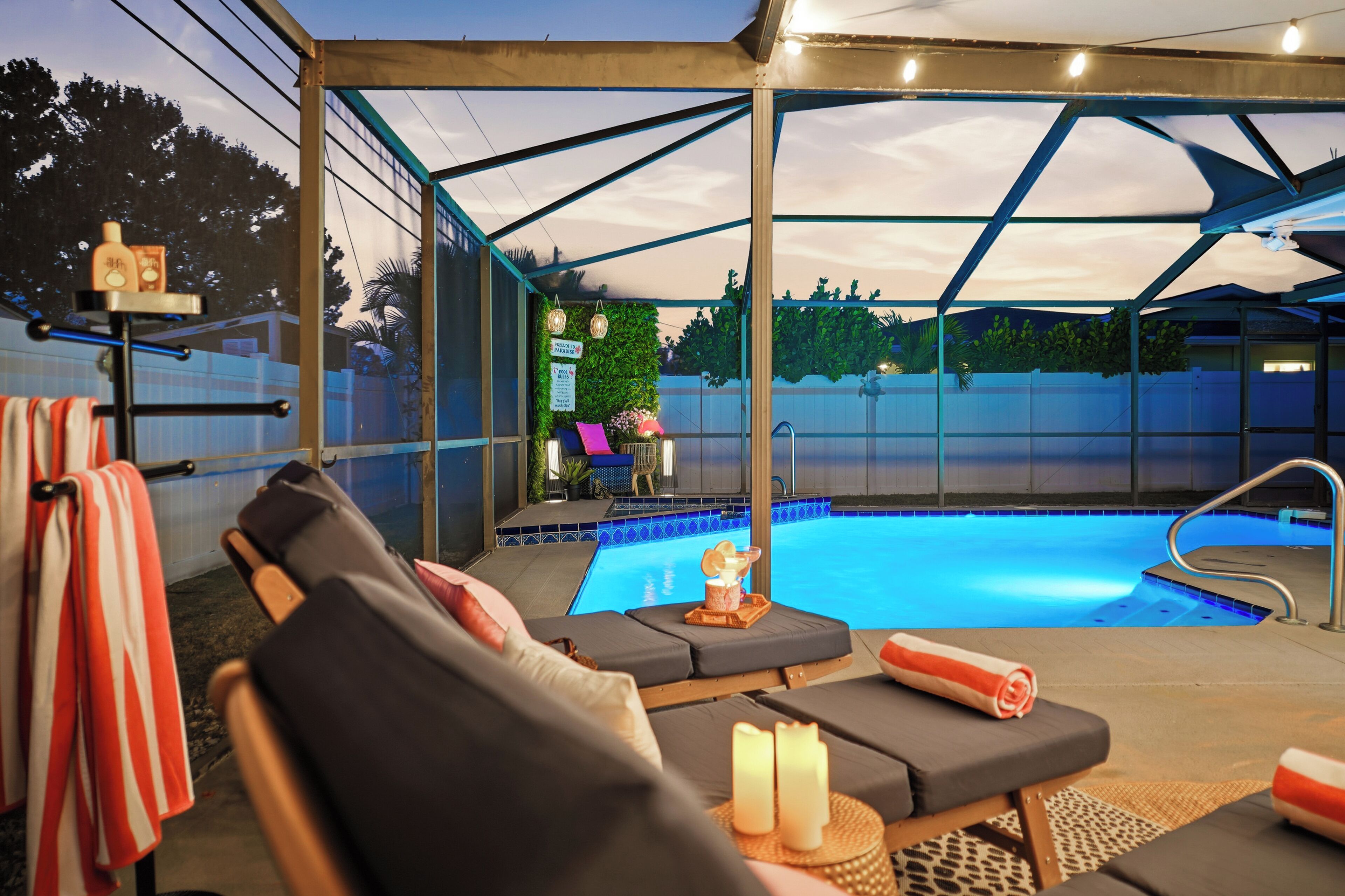 Lämmitetty uima-allas