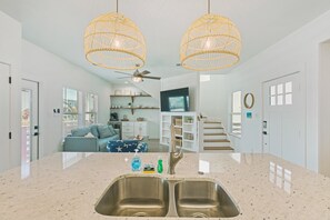 Interior - The Lost Chancla - Pet Friendly! View of Community Pool! (Port Aransas)