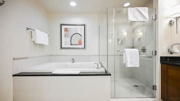 Shower, jetted bath, hair dryer, towels