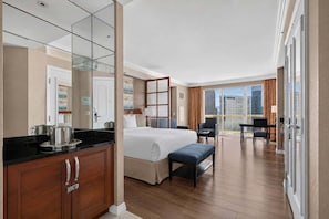 1 bedroom, desk, iron/ironing board, WiFi (free) - SVS: Remodeled Strip View Balcony | Signature at MGM (Las Vegas)
