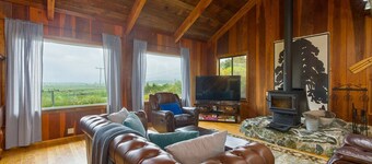 🌤🏡 Big Bay Cabin - Humboldt Bay Views, Cozy, Centrally Located 🌊