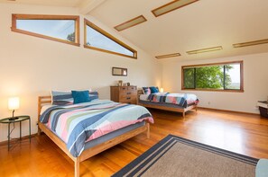 4 chambres, bureau, fer et planche Ă repasser, accĂšs au Wi-Fi (inclus)