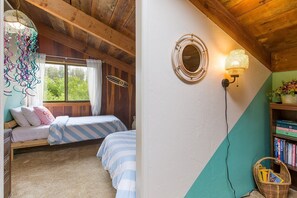 4 bedrooms, desk, iron/ironing board, free WiFi