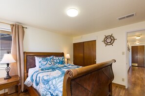 3 slaapkamers, een strijkplank/strijkijzer, gratis wifi, beddengoed