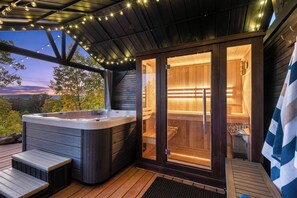 Sauna - Wow views! 5BR, 4B, 3 Kings, Hot Tub & Sauna spa area, 85" TV, Pool Table (Jefferson)