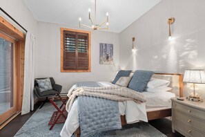 5 bedrooms, free WiFi, bed sheets - Wow views! 5BR, 4B, 3 Kings, Hot Tub & Sauna spa area, 85" TV, Pool Table (Jefferson)