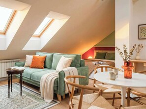TV, offices - TurnKey | Antonin Dvorak Studio II (Praha 2)