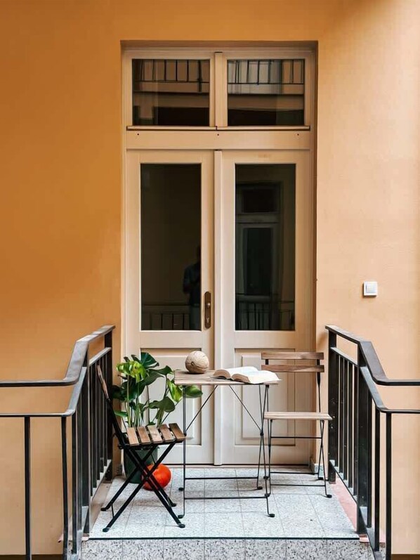 Property grounds - TurnKey | Antonin Dvorak Studio VII (Praha 2)
