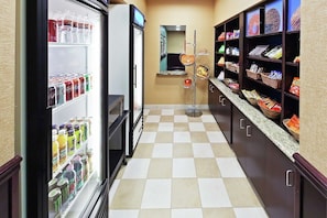 Gift shop - Studio Apartment in Lakeway (Lakeway)