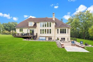 المنشأة من الخارج