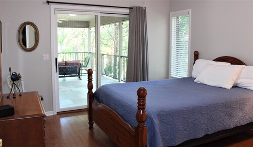 Quiet, Homey Retreat with access to Walking Trail