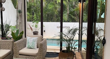 Vacation Mode Casa
The townhome with an easy vibe
