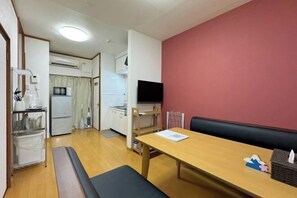 Interior - Meet Higashikujo (Kyoto)