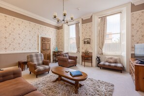 Een smart-tv en een dvd-speler