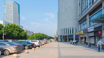 Self-parking (surcharge)