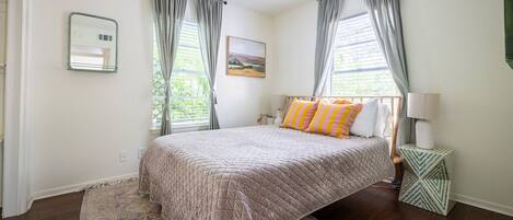 3 habitaciones, escritorio, wifi y ropa de cama