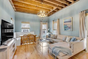 Smart TV - St. Philip Collection - Pair of newly renovated homes in Downtown Charleston! (Charleston)